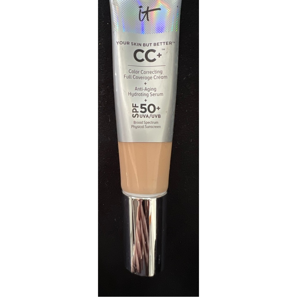 IT Cosmetics CC in Light